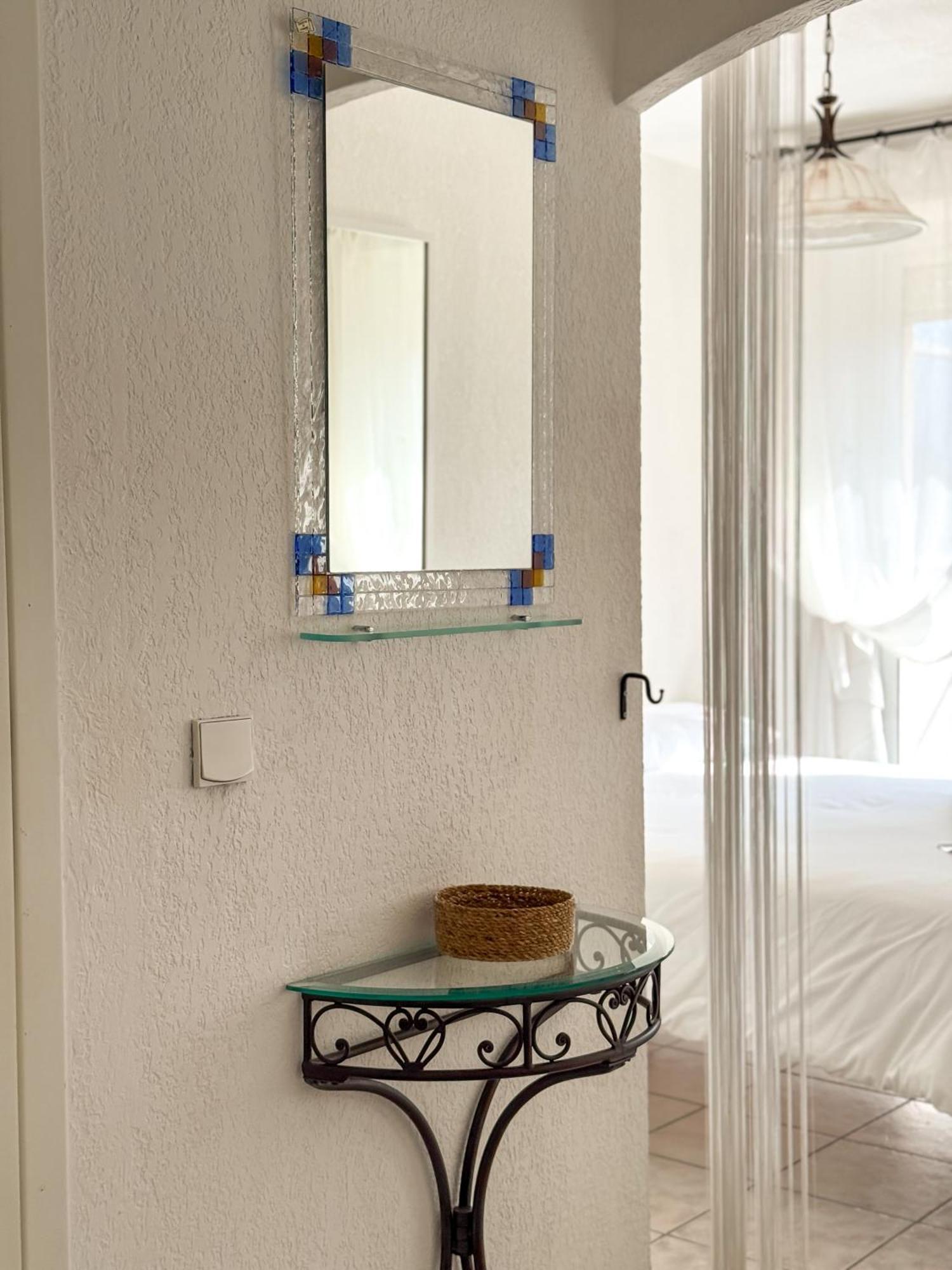 Coquet Appartement Avec Le Terrasse Sur Le Mer Roquebrune-Cap-Martin Exterior photo
